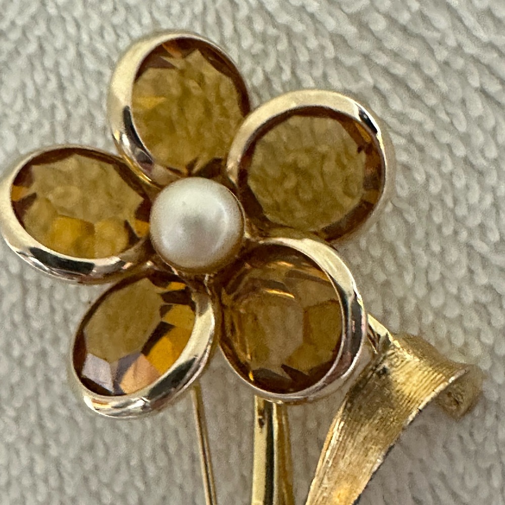 SARAH COV Gold Flower Brooch with Pearl Accent Center